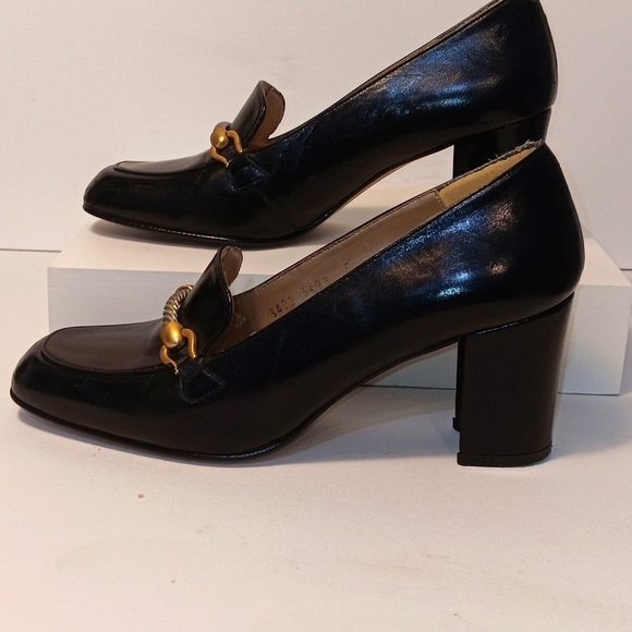 IMAGES MADE IN Spain Black Leather Loafers with Gold Accent size 5.5B - Picture 3 of 5
